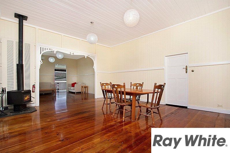 12 Marquis Street, GREENSLOPES, QLD 4120