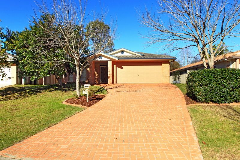 32 Gardenia Crescent, BOMADERRY, NSW 2541