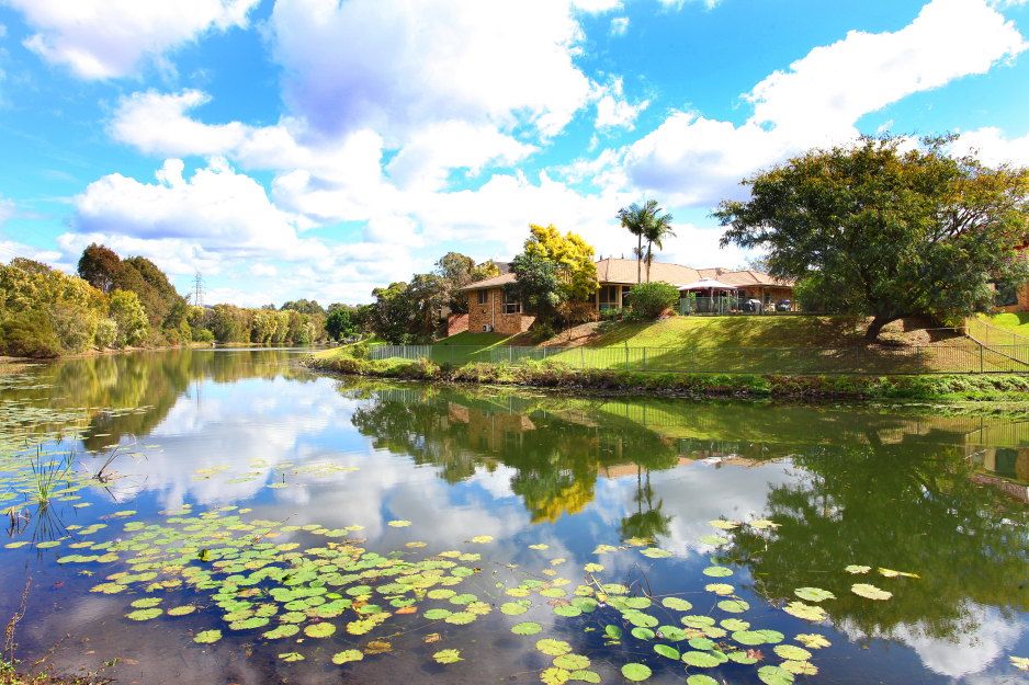 10 Cutwater Close, CLEAR ISLAND WATERS QLD 4226