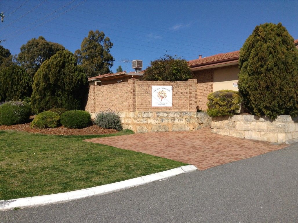 11 Petterson Avenue, SAMSON WA 6163