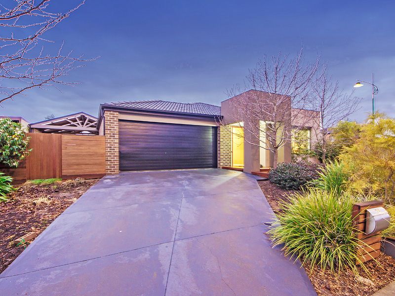 24 Azure Drive, TARNEIT VIC 3029
