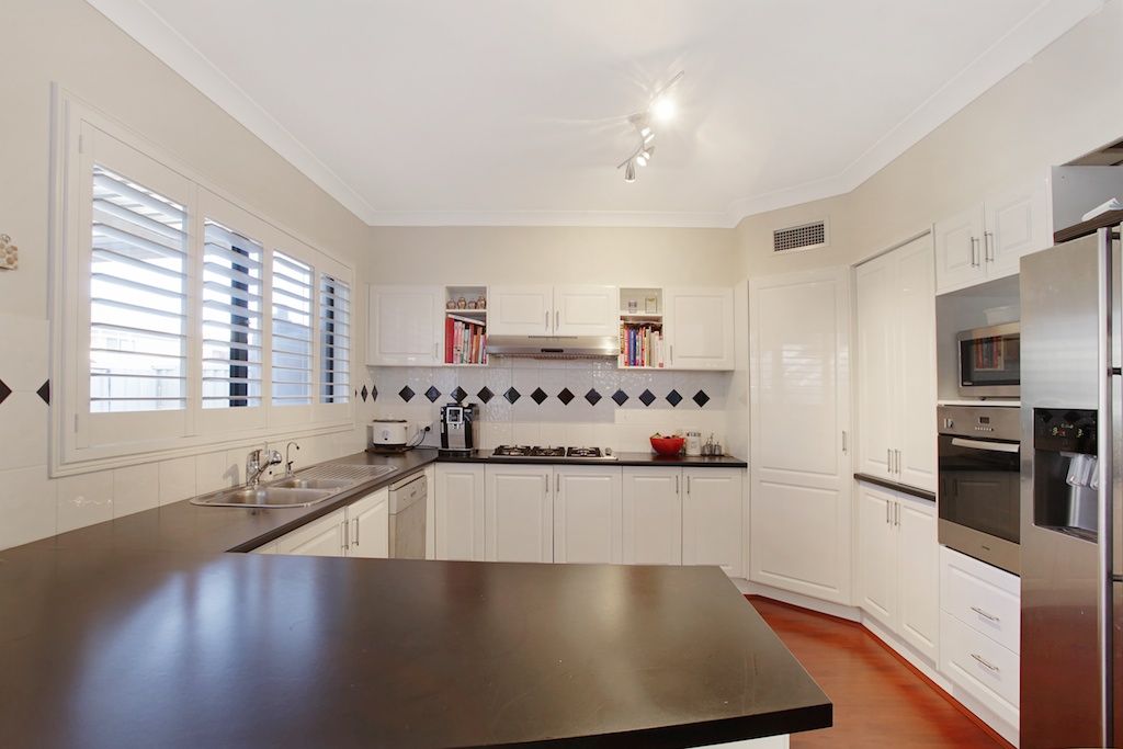 109 Dalmeny Drive, PRESTONS, NSW 2170