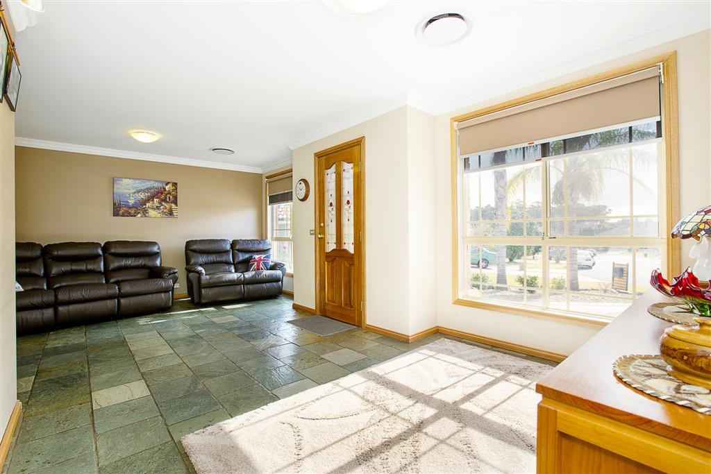 27 Jillak Close, GLENMORE PARK, NSW 2745
