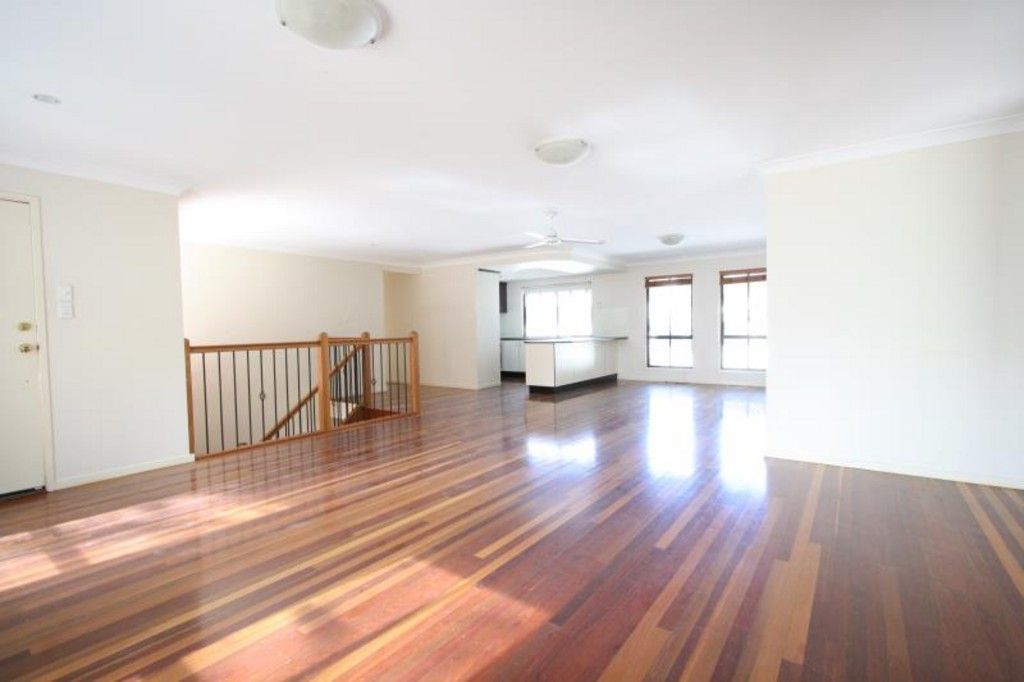 35 Combles Road, CAMP HILL, QLD 4152