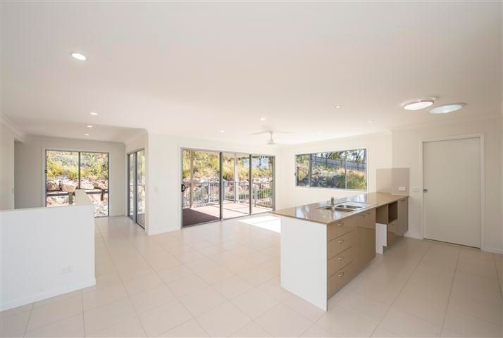 13 Carlsson Place, KIRKWOOD, QLD 4680