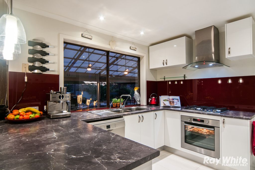1 Cooinda Avenue, FLAGSTAFF HILL, SA 5159