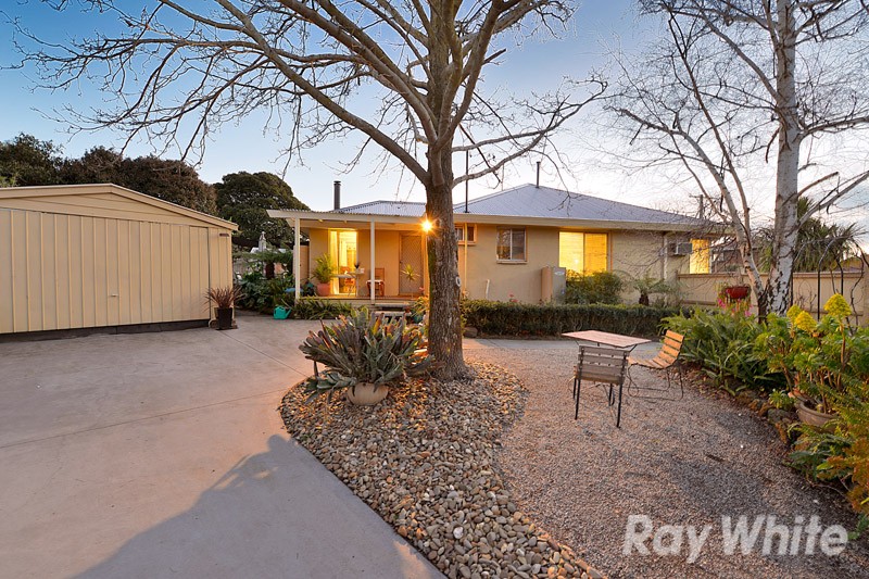 38 Lightwood Drive, FERNTREE GULLY, VIC 3156