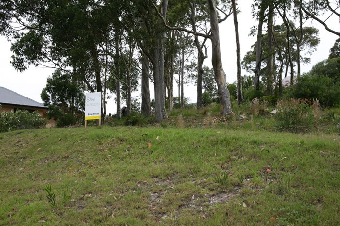 17 Creighton Parade, NORTH NAROOMA NSW 2546