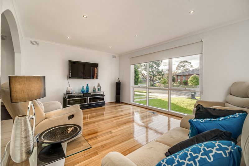 33 Cabernet Crescent, BUNDOORA, VIC 3083