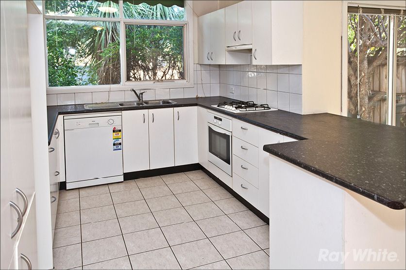 23 Johnson Drive, GLEN WAVERLEY VIC 3150
