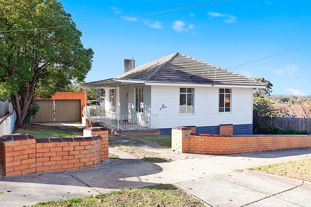 8 Oulton Crescent, RESERVOIR, VIC 3073