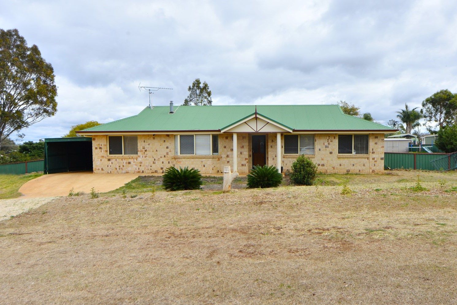 5 East Street, KINGSTHORPE QLD 4400