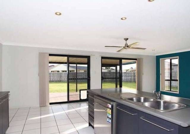 251 Bestmann Road, SANDSTONE POINT, QLD 4511