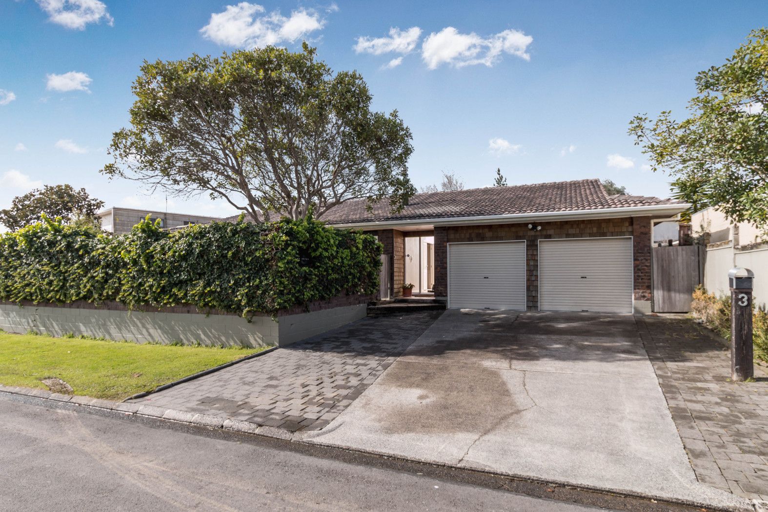 3 Bungalore Place, HALF MOON BAY, Manukau City