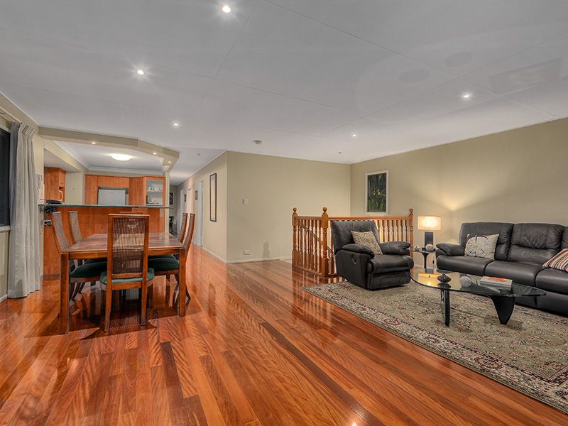 18 City View Road, CAMP HILL, QLD 4152