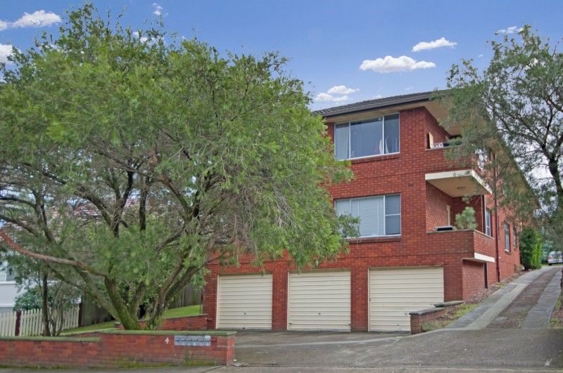 4 Batemans Road, GLADESVILLE NSW 2111