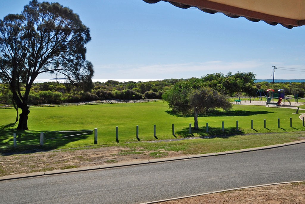 17 Bluewater Drive, JURIEN BAY, WA 6516