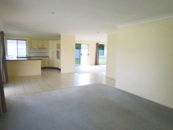 13 Kookaburra Court, EMERALD, QLD 4720