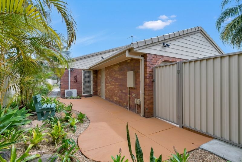 142 Kumbari Avenue, LABRADOR QLD 4215