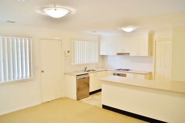 Units 1-3/9 Jimmy Noonan Close, YOUNG, NSW 2594