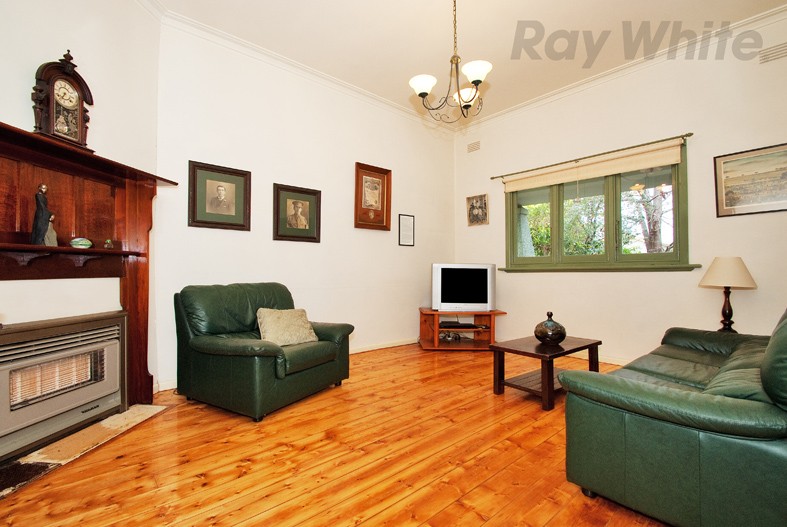 17 Cook Street, BRUNSWICK WEST, VIC 3055