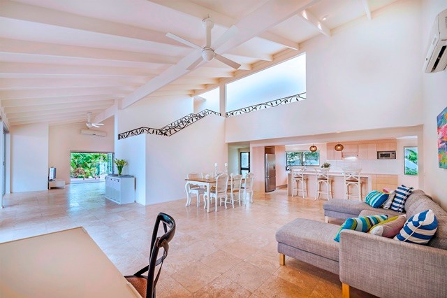 8 Aran Court, SORRENTO, QLD 4217
