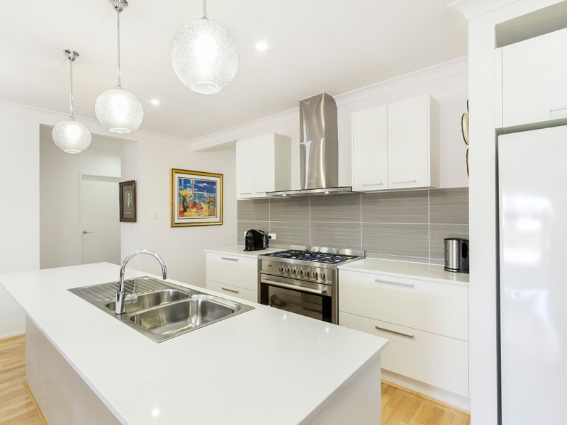 4 Dalray Drive, RACEVIEW, QLD 4305