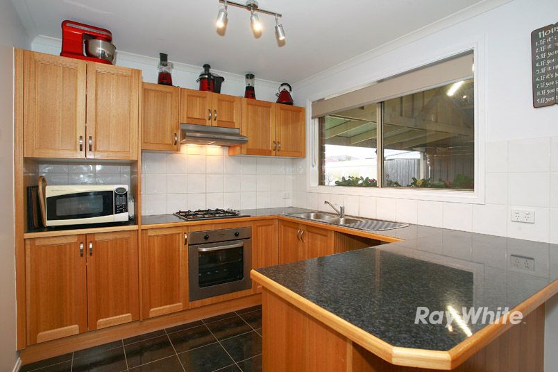 8 Faith Court, CRANBOURNE WEST, VIC 3977
