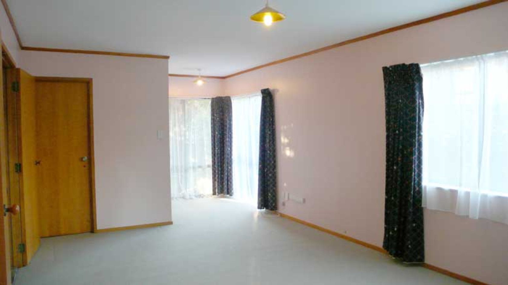 32B Mark Edward Drive, BUCKLANDS BEACH, Manukau City