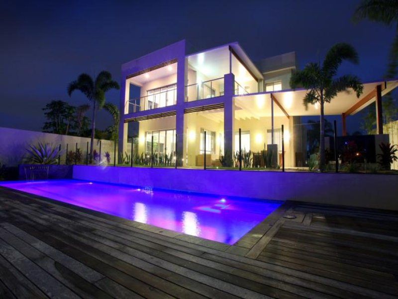 9 Castille Court, ISLE OF CAPRI, QLD 4217