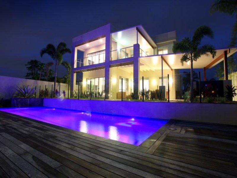 9 Castille Court, ISLE OF CAPRI, QLD 4217