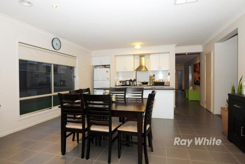 24 Kindred Avenue, CRANBOURNE NORTH, VIC 3977