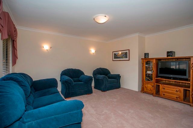 48 Cotherstone Road, KALAMUNDA, WA 6076