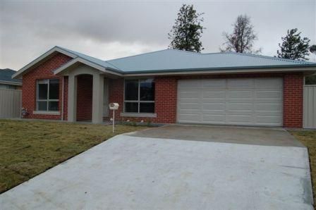 548 Williams Street, LAVINGTON, NSW 2641