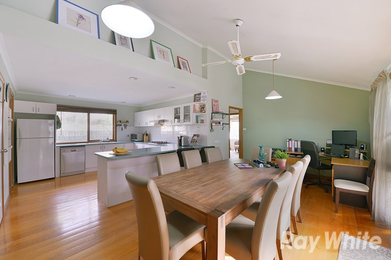68 Segarta Circuit, FERNTREE GULLY, VIC 3156