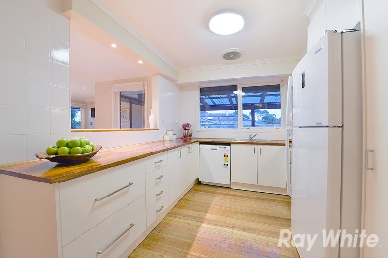 11 Cockerell Street, FERNTREE GULLY, VIC 3156