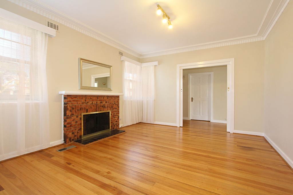 17 Waratah Avenue, GLEN HUNTLY, VIC 3163