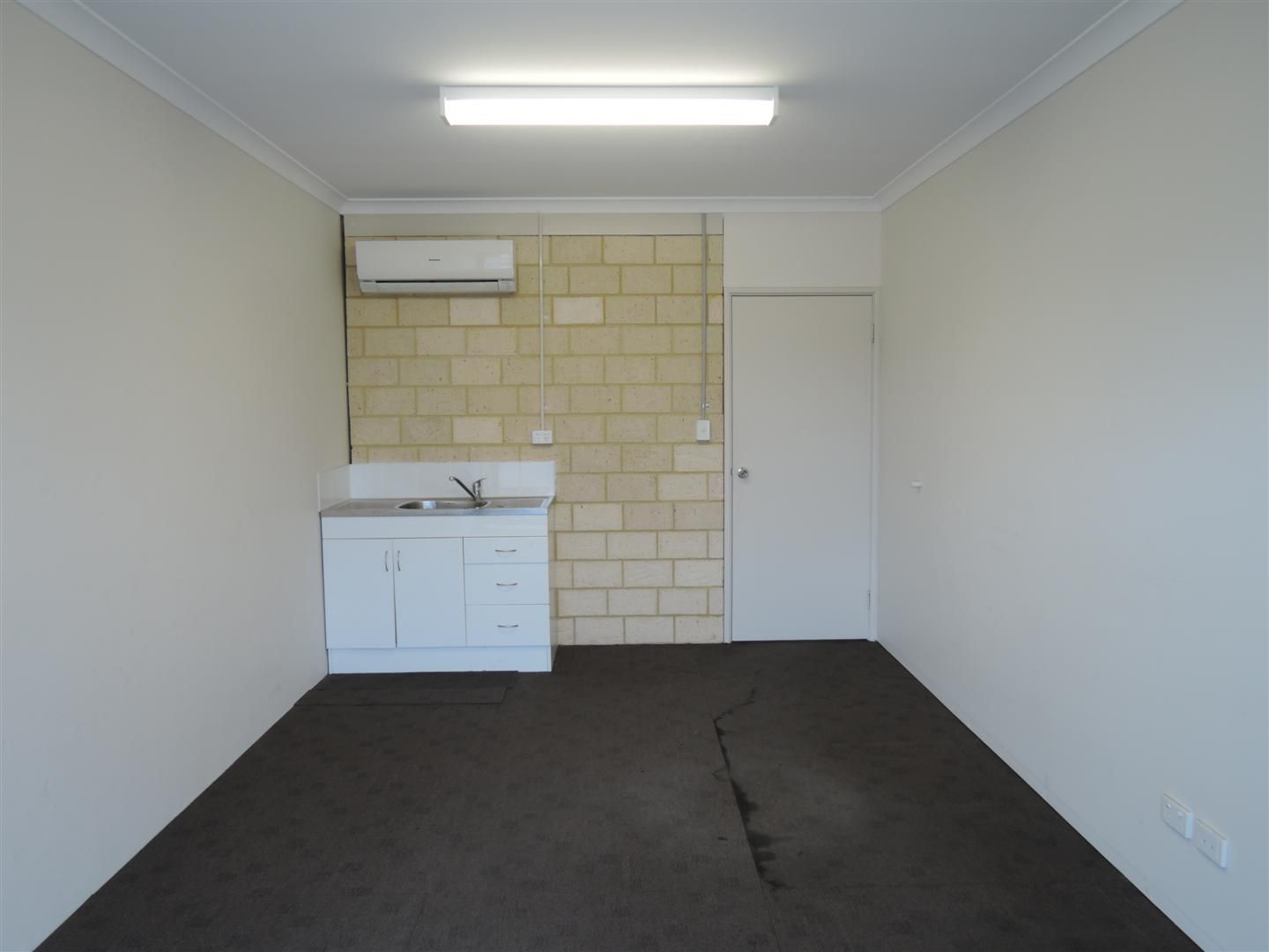 2/15 Meares Way, CANNING VALE, WA 6155