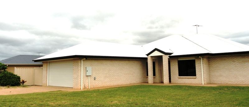 30 Berthun Street, EMERALD, QLD 4720