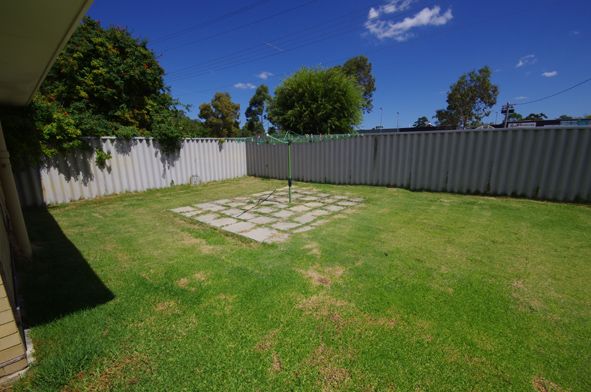 1 Meakers Way, GIRRAWHEEN, WA 6064
