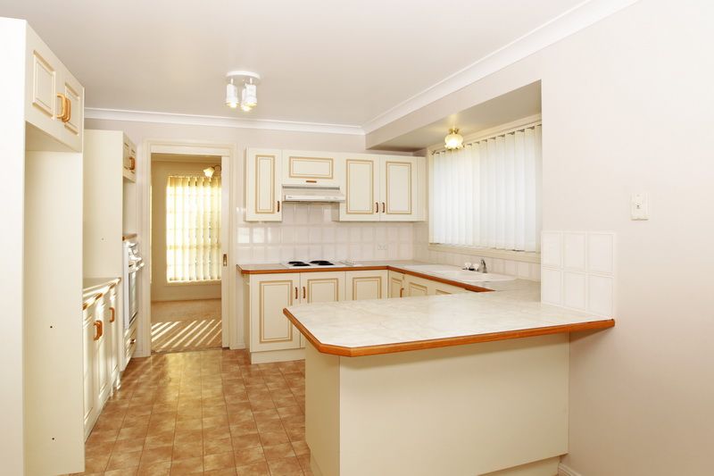 2 Shanklin Close, BOMADERRY, NSW 2541
