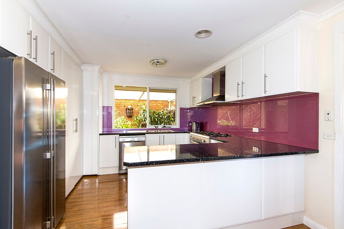 4 Denham Place, MILL PARK, VIC 3082