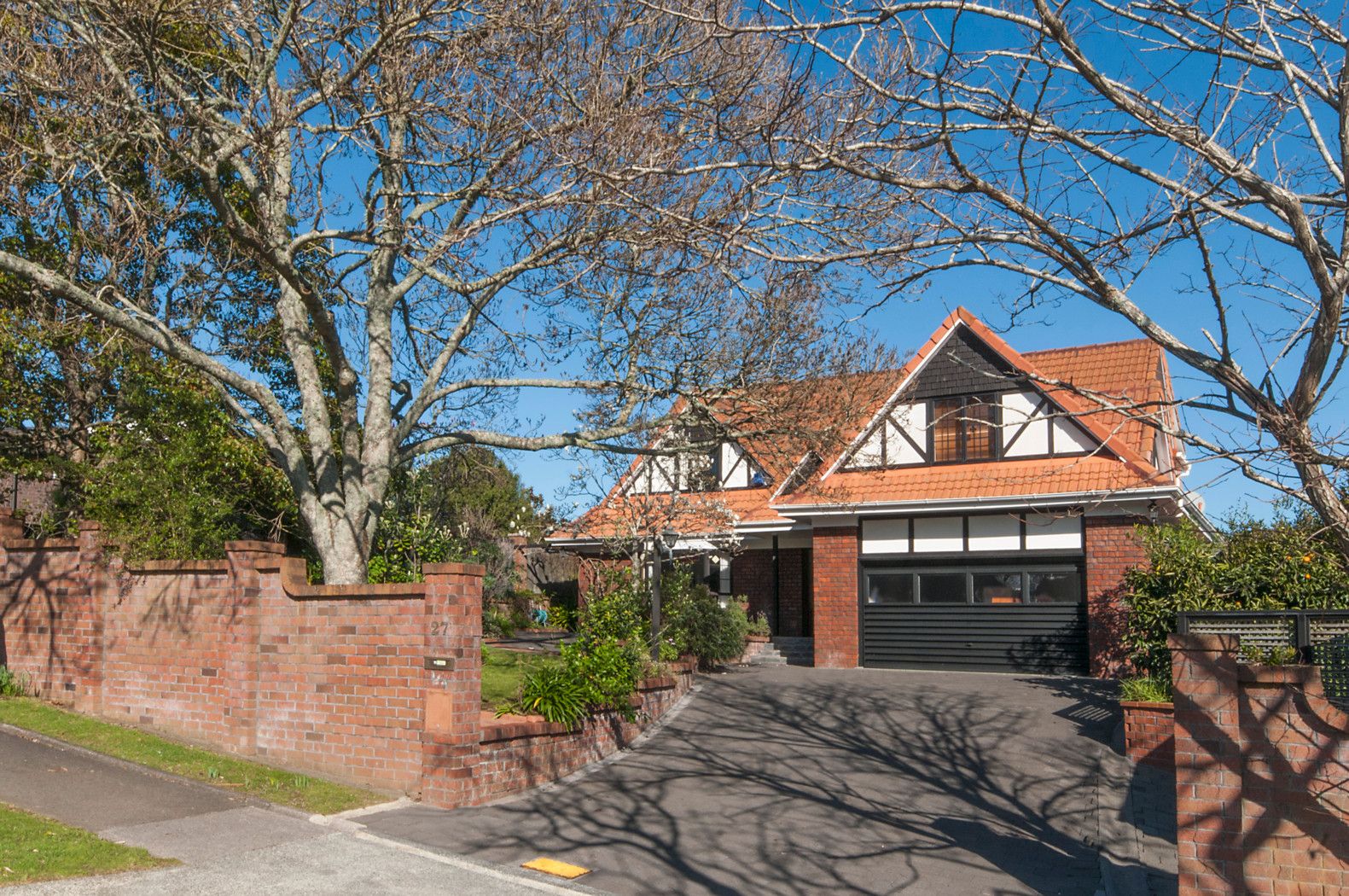 27 Pyatt Crescent, MEADOWBANK, Auckland City