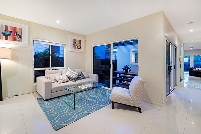 27 Landsdowne Street, COORPAROO, QLD 4151