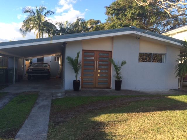 17 Coombabah Road, RUNAWAY BAY, QLD 4216