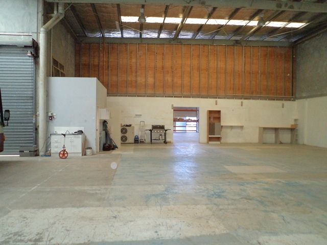 LOGANHOLME, QLD 4129
