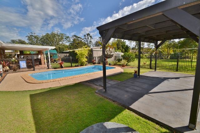 25 Graham Drive, LANDSBOROUGH, QLD 4550