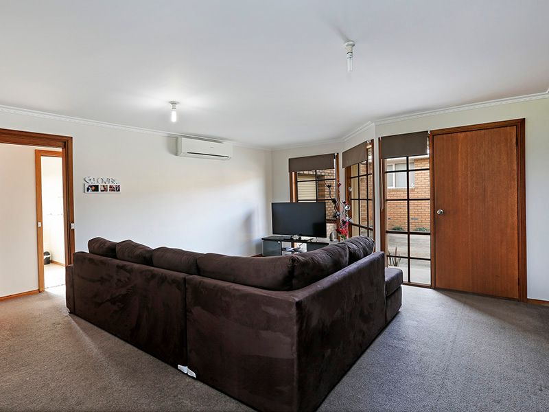 107 Torquay Road, GROVEDALE VIC 3216