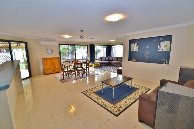 6 Firth Court, LANDSBOROUGH, QLD 4550