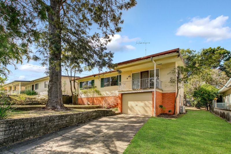 9 Ewan Street, SOUTHPORT QLD 4215